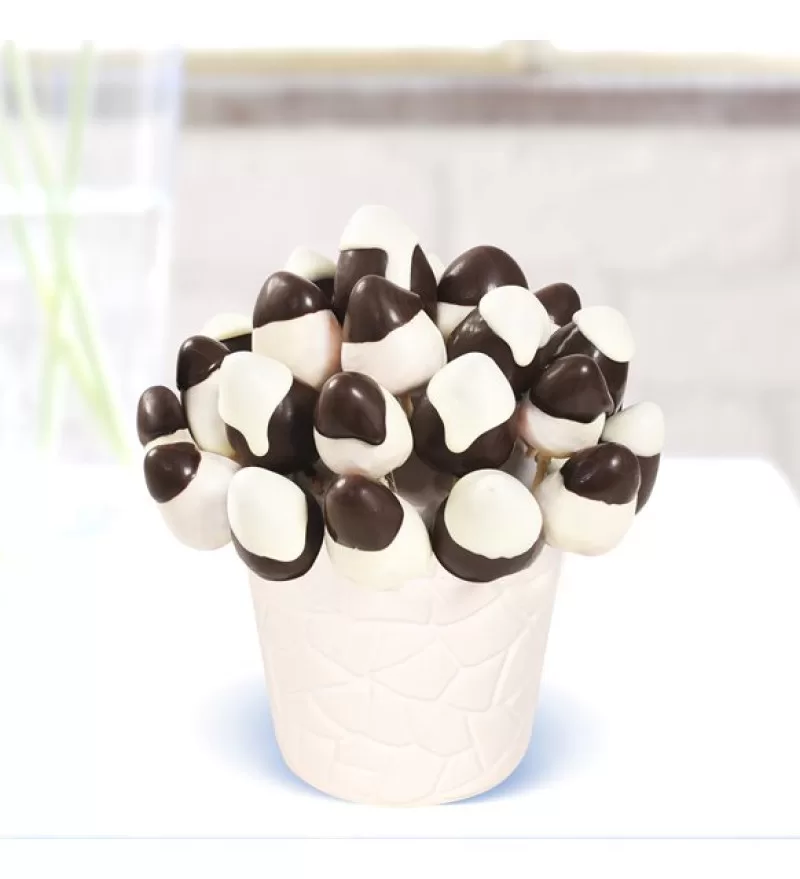 Siyah Beyaz Aşkı: Çikolata Kaplı Taze Çilek Buketi